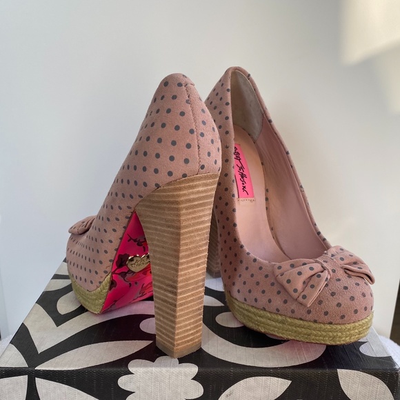 Betsey Johnson Maggi Heels - Picture 1 of 9